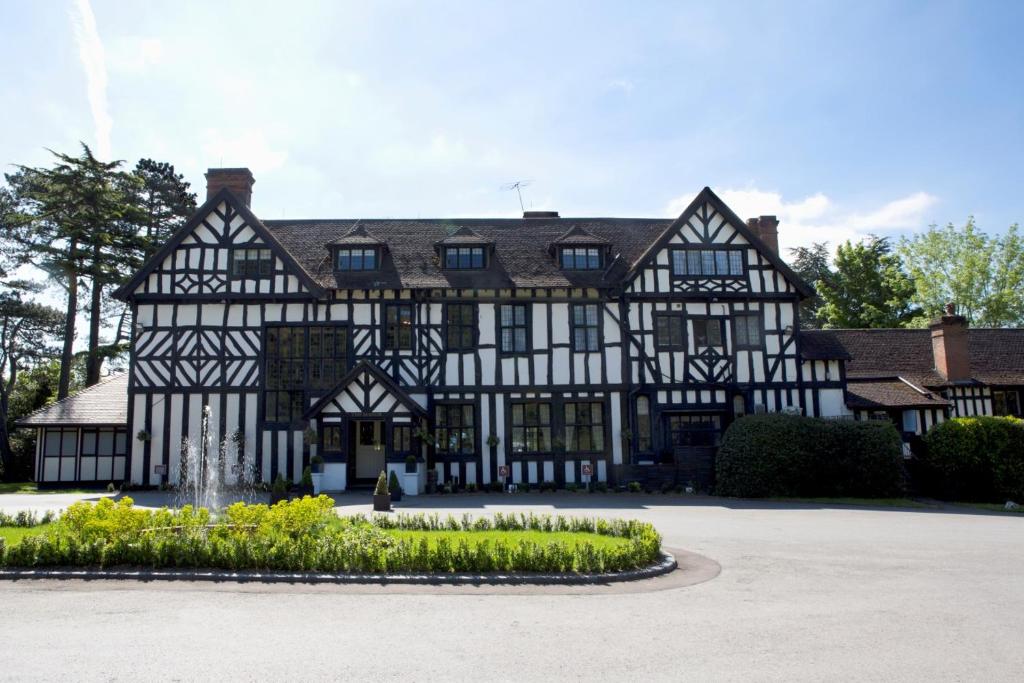 The Manor Elstree (Elstree) 