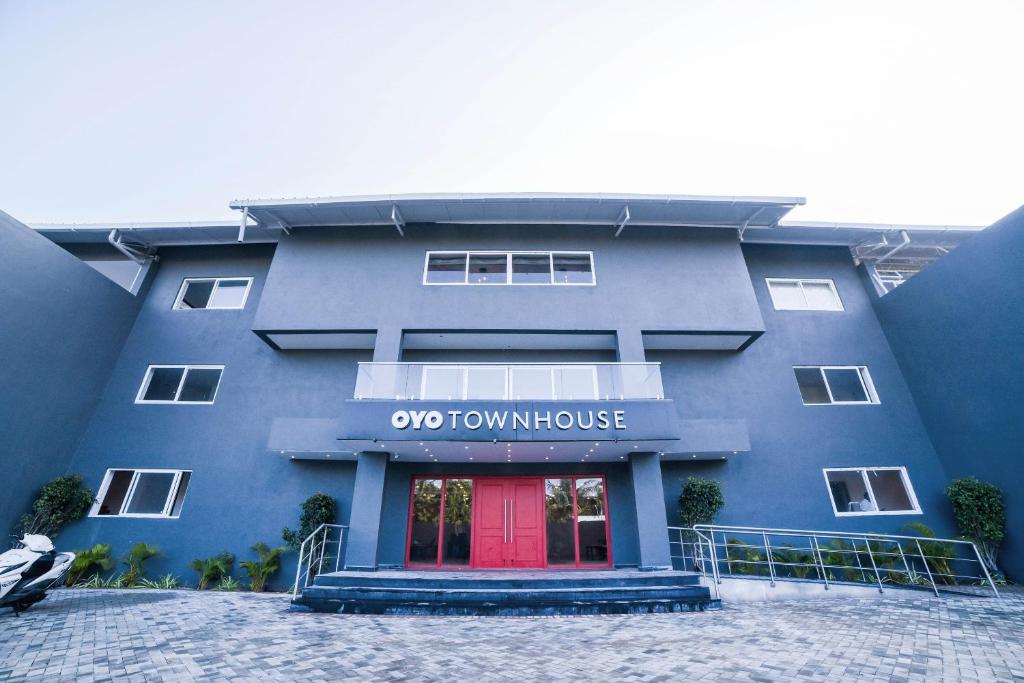 Super OYO Townhouse 211 Laguna Ecr Near Juhu Beach