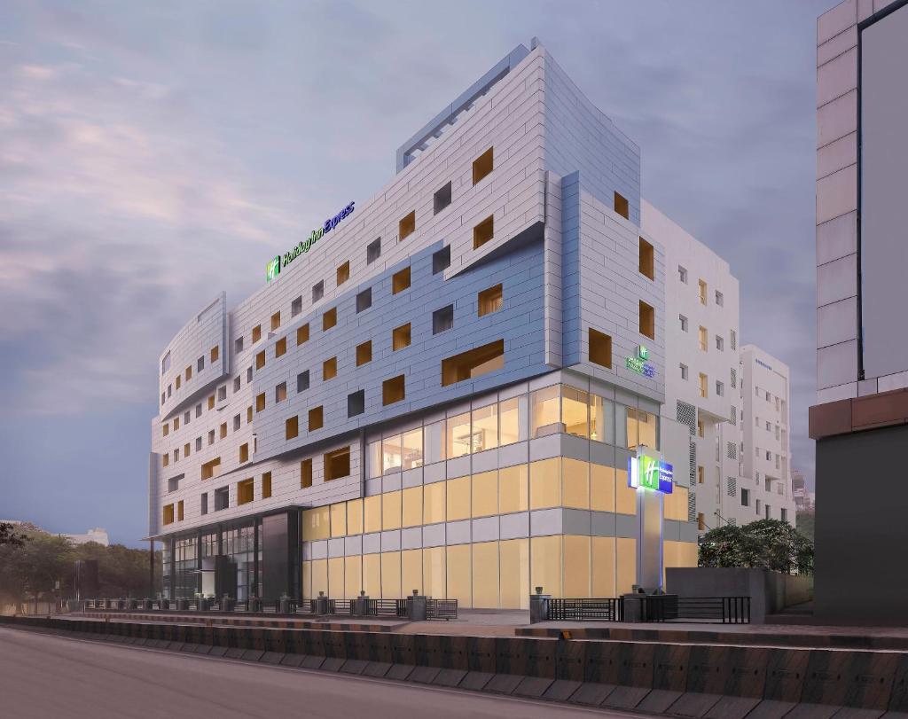 Holiday Inn Express Hyderabad Banjara Hills