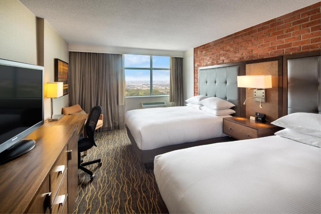 Doubletree by Hilton Toronto Airport