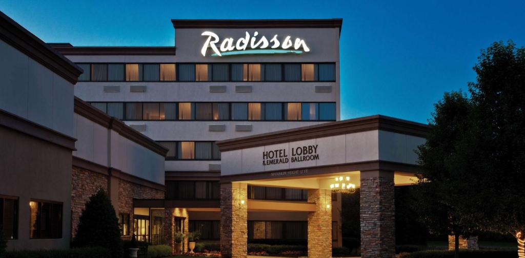 Radisson Freehold (Freehold) 