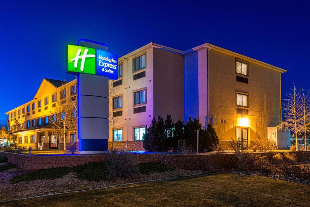 Holiday Inn Express & Suites Alamosa, an IHG Hotel