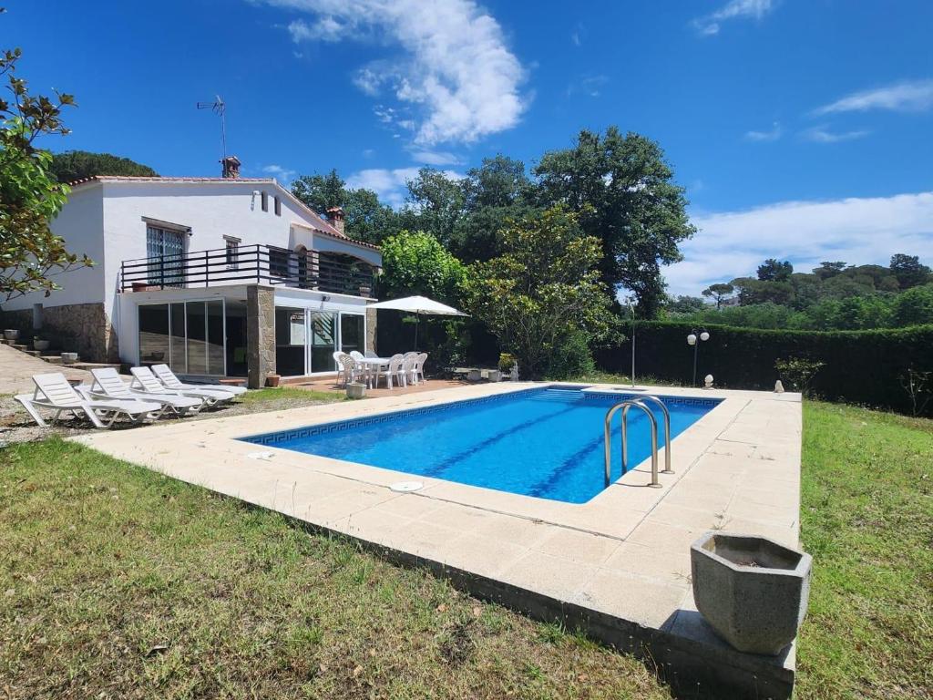 Magnífica Villa Martina con Piscina Privada y Vistas a las Montañas - ES-209-4